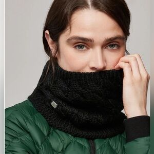 Soia & Kyo Clea Scarf/ neck warmer. Black. New